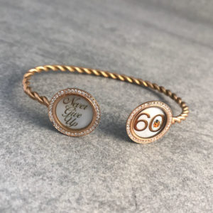 TAJANI BRACCIALE SCHIAVA PERSONALIZZATO CON SCRITTA E NUMERO